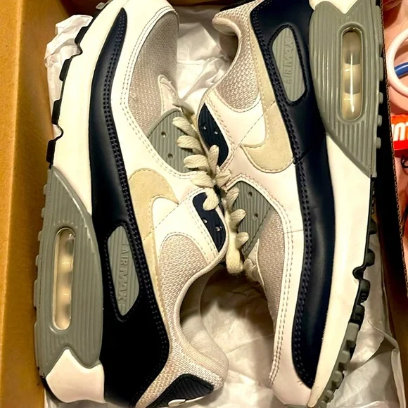 Selling these air max 90 The Nike Air Max 90 Drift legit might be the best new drop  main image 3